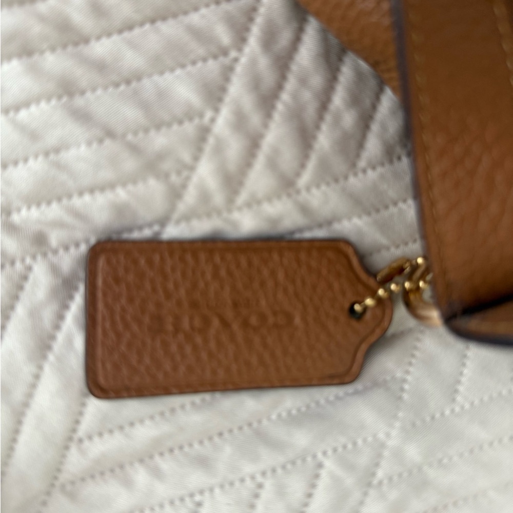 Coach cross body bag - Picture 2 of 8